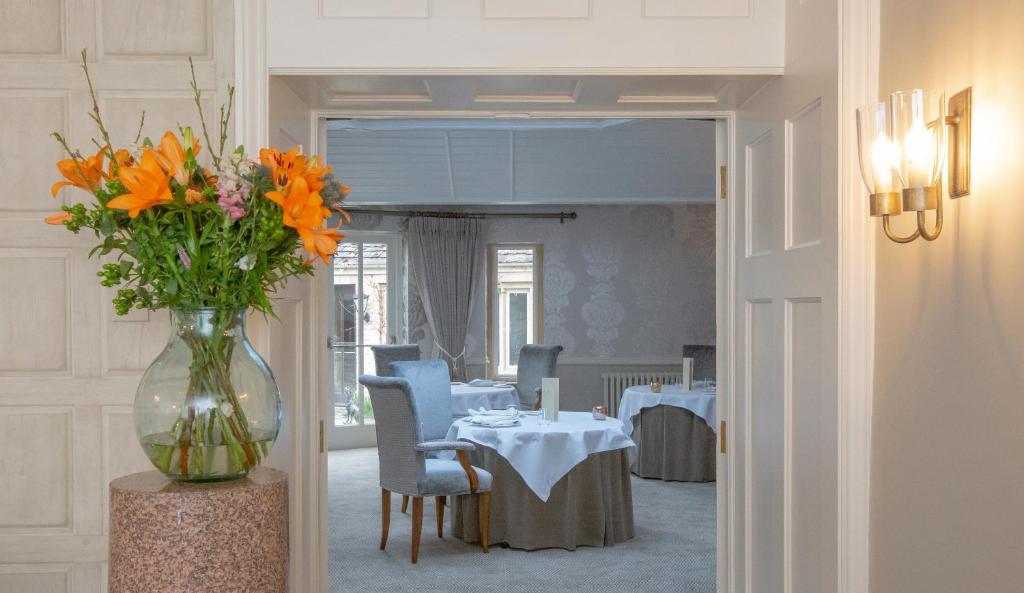 lords-of-the-manor-wellness-hotels-united-kingdom-3 Lords Of The Manor Wellness Hotel Upper Slaughter Dinning