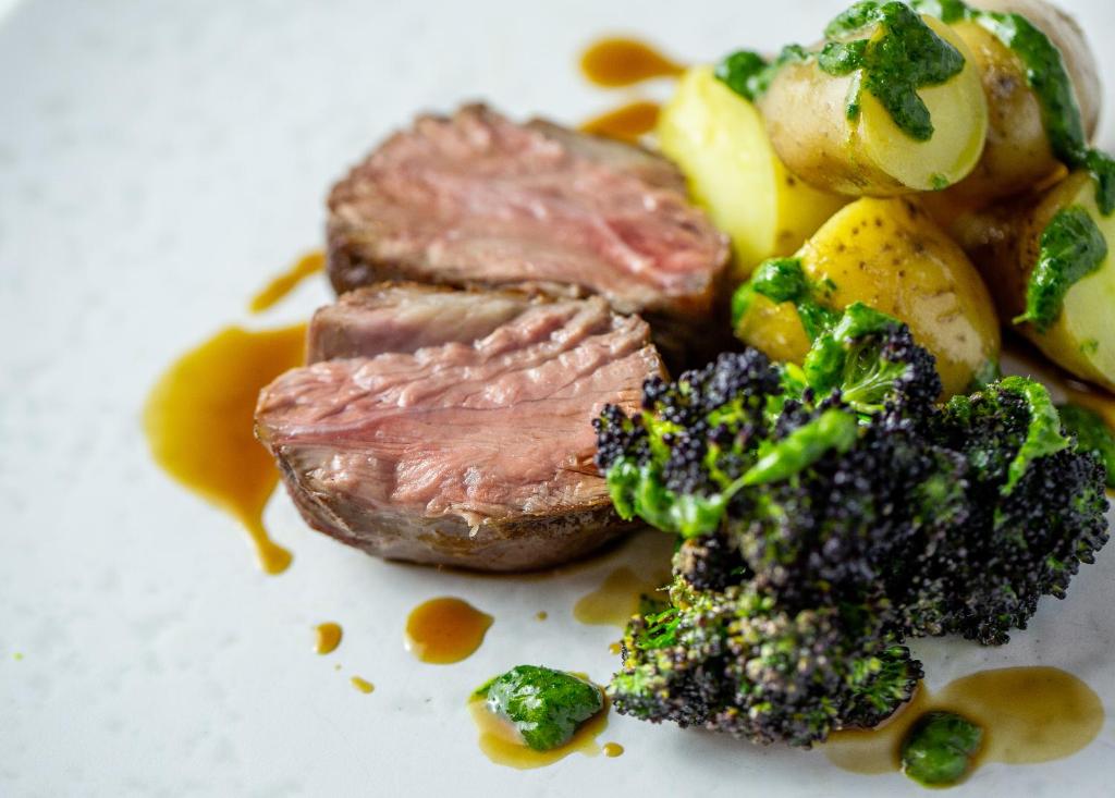 lords-of-the-manor-wellness-hotels-united-kingdom-4 Lords Of The Manor Wellness Hotel Upper Slaughter Food