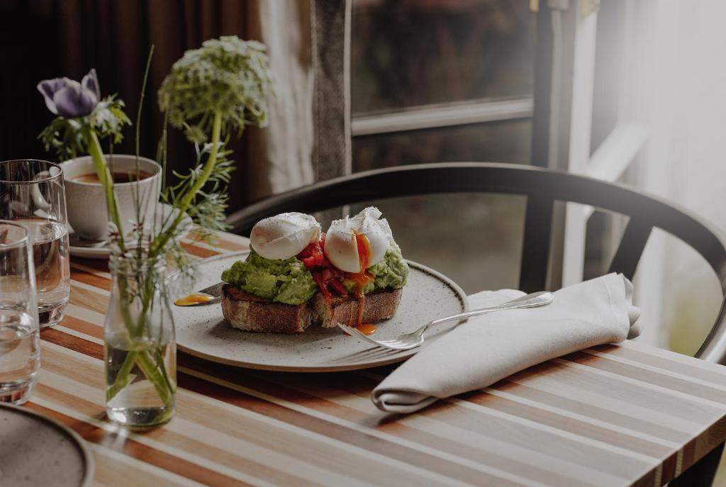 no-15-by-guesthouse-wellness-hotels-united-kingdom-2 No 15 by GuestHouse Bath Wellness Hotel Dinning