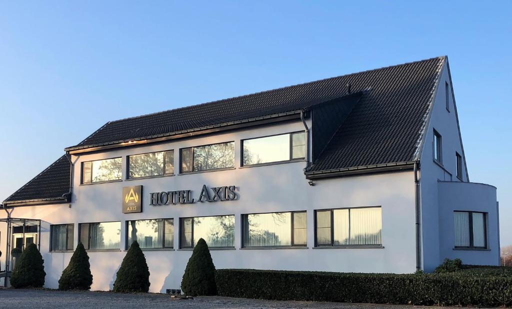 axis-hotel-wellness-hotels-belgium-4 Axis Hotel Wellness Building 2