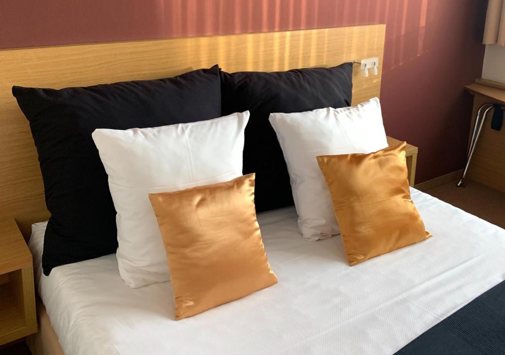 axis-hotel-wellness-hotels-belgium-7 Axis Hotel Wellness Room