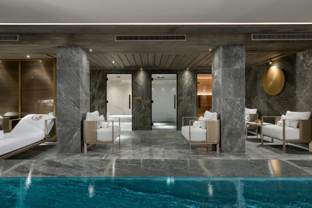 hotel-le-k2-chogori-wellness-hotels-france-1 Hotel Le K2 Chogori Wellness France Pool