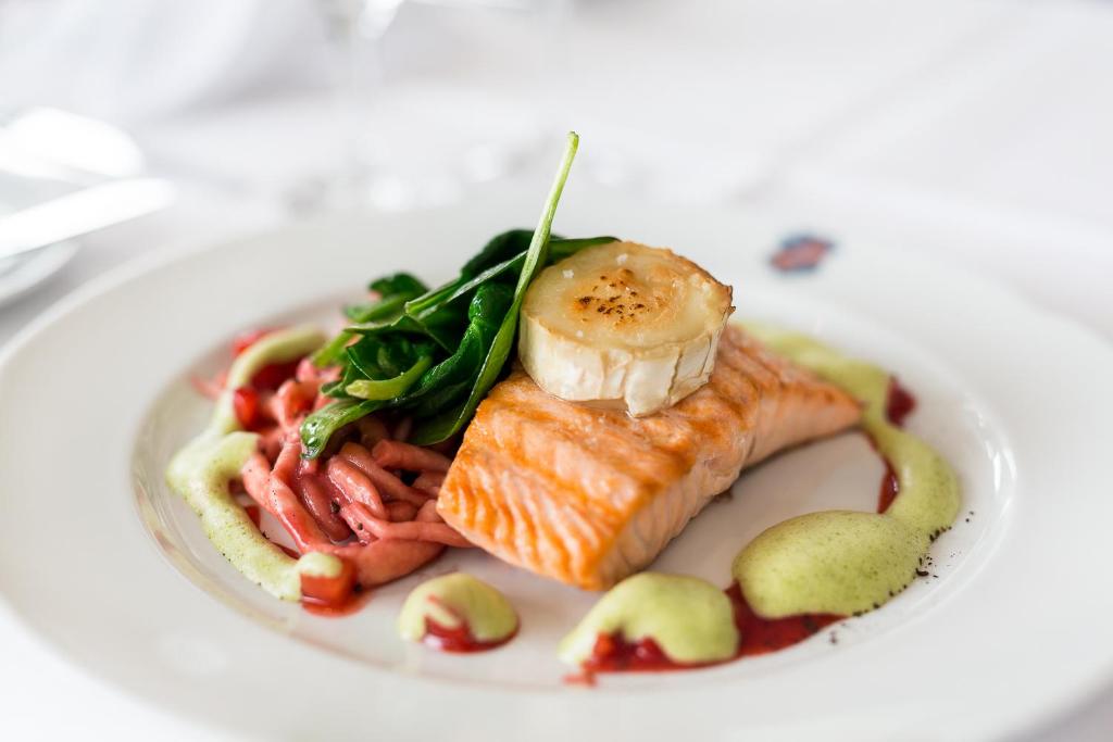 hotel-villa-marburg-im-park-wellness-hotels-germany-7 Hotel Villa Marburg im Park Wellness Food