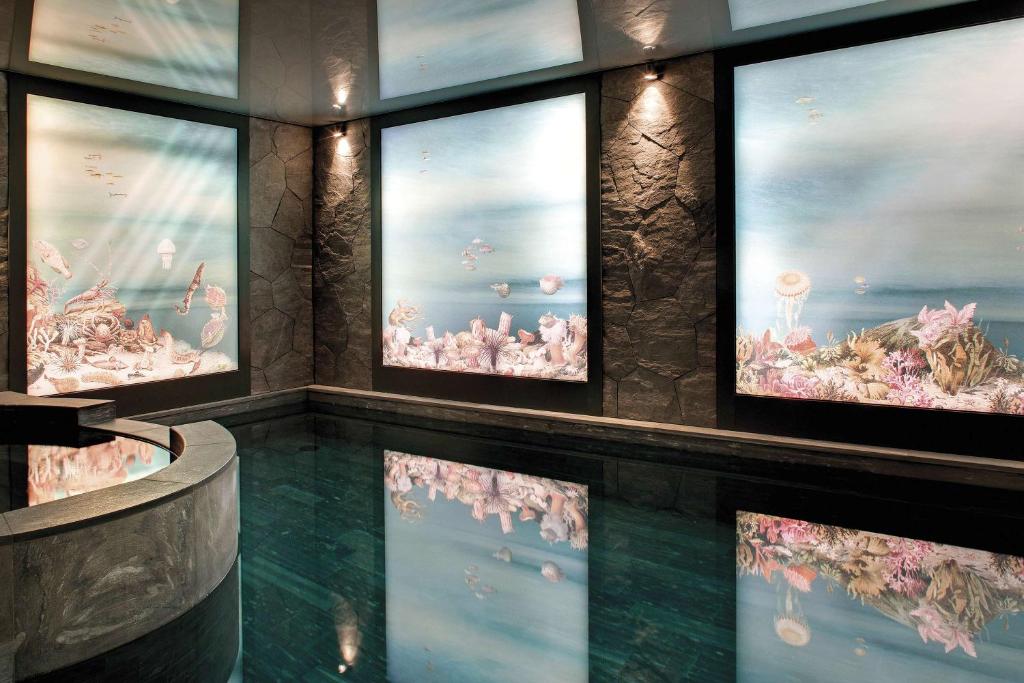 la-demeure-montaigne-wellness-hotels-france-3 La Demeure Montaigne Wellness Hotel France Pool