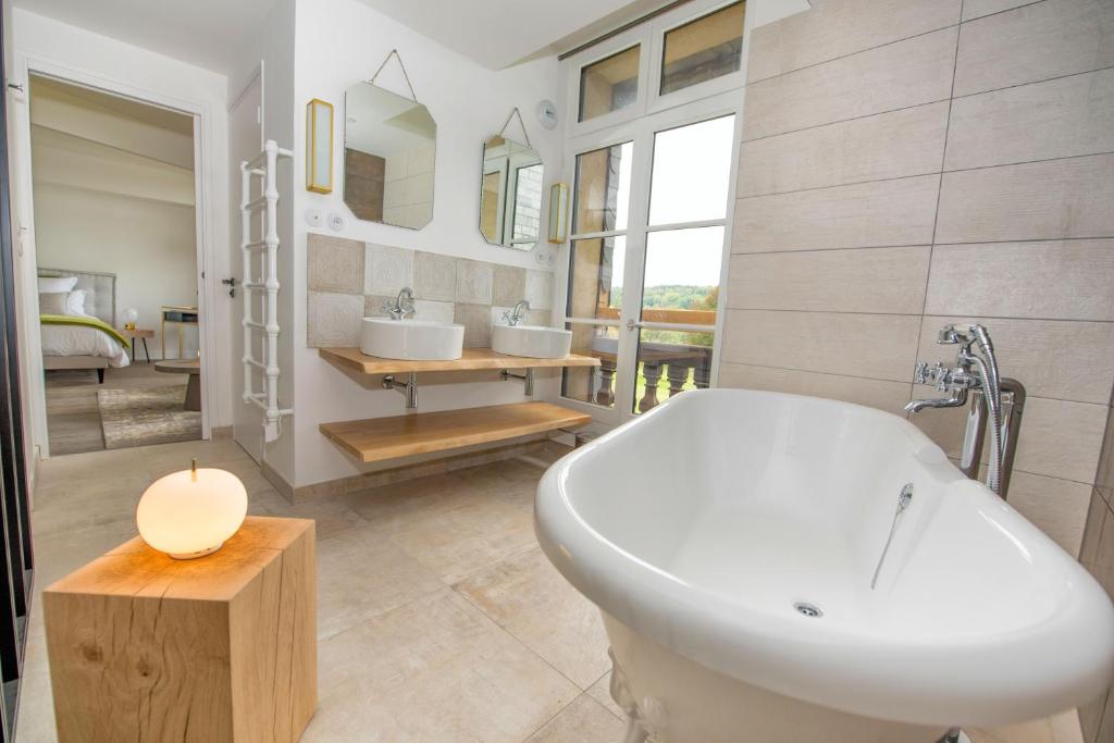 les-jardins-de-coppelia-wellness-hotels-france-5 Les Jardins de Coppélia Wellness Hotel France Bath