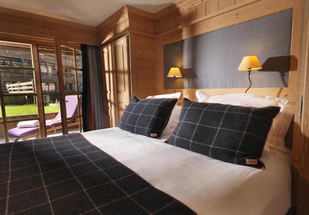 m-de-megeve-wellness-hotels-france-8 M de Megève Wellness Hotel France Room