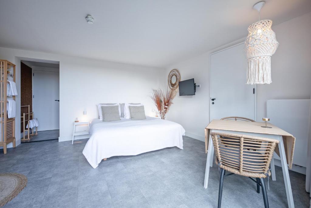 op-oost-boutique-hotel-restaurant-het-kook-atelier-wellness-hotels-netherlands-8 Op Oost Boutique hotel & Restaurant het Kook Atelier Wellness Hotel Room