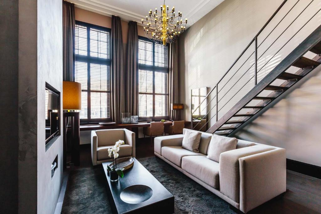 the-dylan-amsterdam-wellness-hotels-netherlands-6 The Dylan Amsterdam Wellness Hotel Sofa